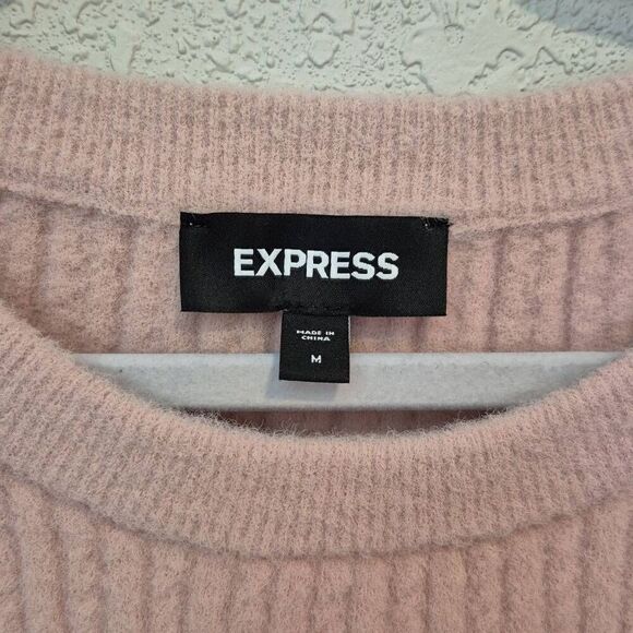 Express Women's Pink Soft Round Neck Short Sleeve Sweater Size M - Picture 2 of 6
